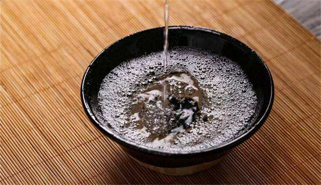 老貴董酒和玻汾哪個(gè)好？董酒、汾酒都是好酒，就看品牌好不好了！