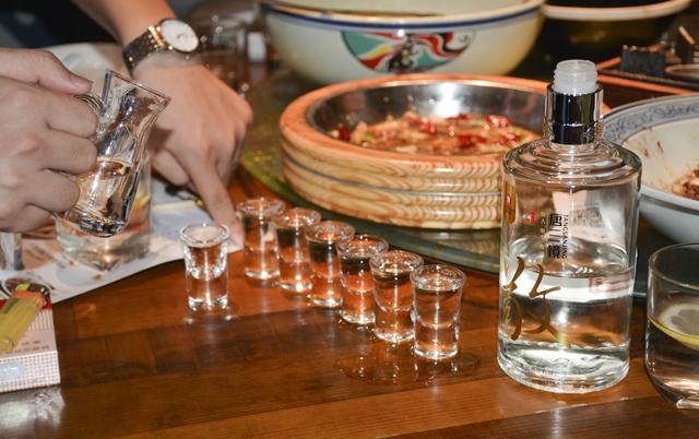 開(kāi)瓶后的白酒能存放多久？ 