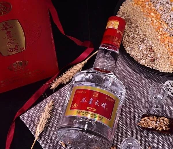 喝白酒發(fā)苦是什么原因？怎樣去除白酒中的苦味？