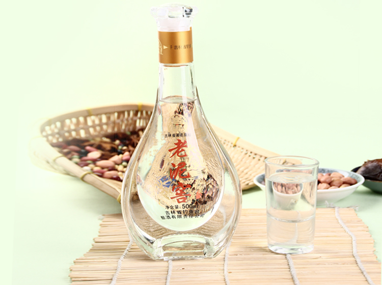 喝白酒的基本禮儀有哪些？中國(guó)白酒的飲用禮節(jié)