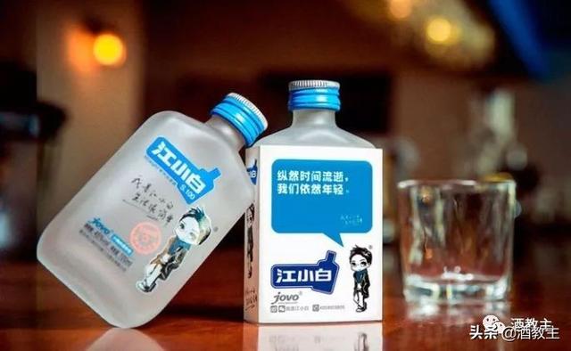 江小白光瓶酒，白酒文案最好的潮牌