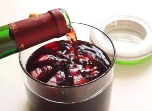 洋蔥泡紅酒有什么功效？洋蔥泡紅酒如何制作？