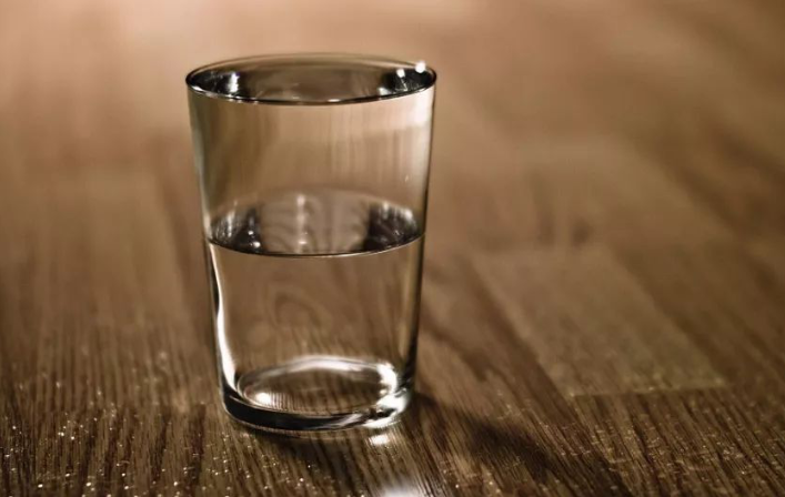 喝白酒為什么會(huì)上頭？哪些白酒喝了不上頭？