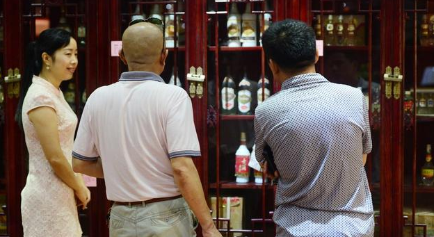 次新酒(廠家藏老酒）市場興起，對白酒是福，還是禍（惑）？