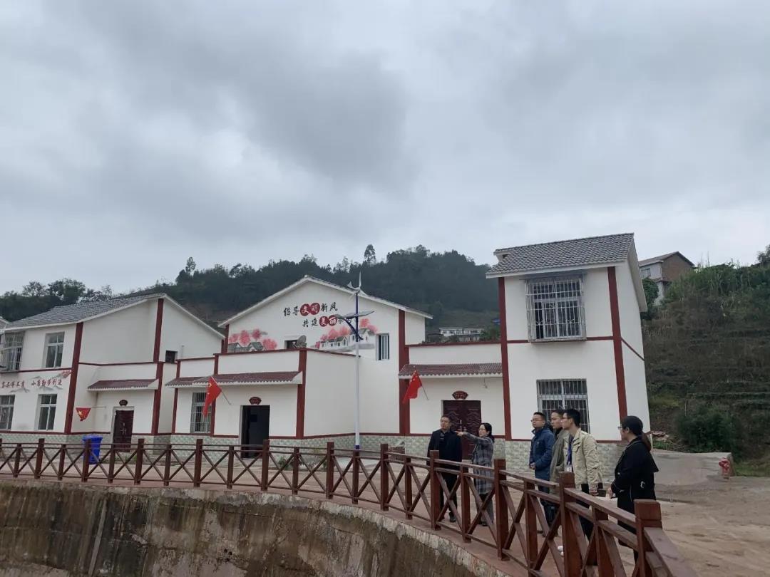 五糧液對(duì)口幫扶理塘縣、屏山縣退出貧困縣序列！