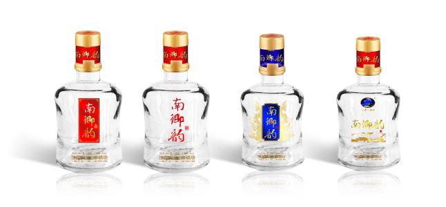 白酒酒瓶的材質(zhì)有哪些？茅臺(tái)酒的瓶子為什么是白色？