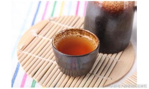 女性經(jīng)期可以喝黃酒嗎？黃酒可以促進(jìn)血液循環(huán)。