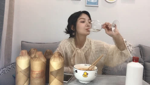 來(lái)月經(jīng)可以喝白酒嗎？經(jīng)期喝白酒有什么危害？