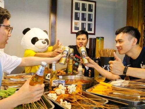 喝啤酒肚子脹怎么辦？怎么預(yù)防喝啤酒肚子脹。