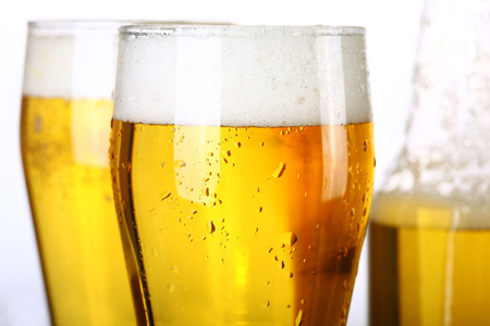 怎么用啤酒收縮毛孔？怎么用啤酒美容護(hù)膚？