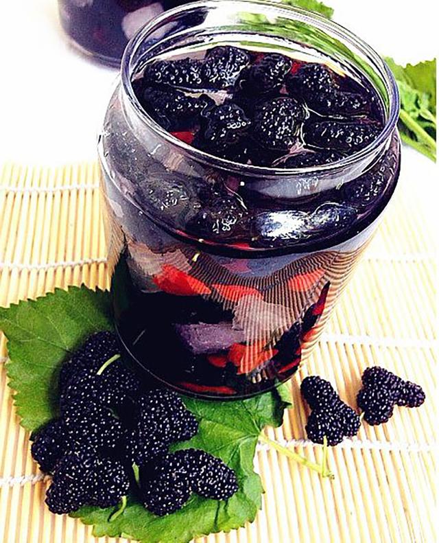 桑葚泡酒可以加蜂蜜嗎？桑葚和白酒的比例是多少？