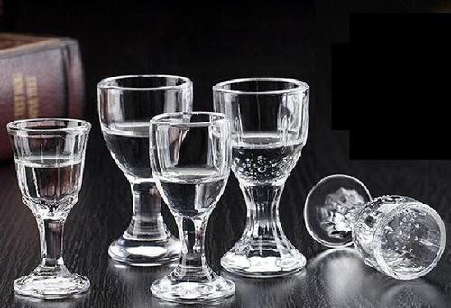 如何分辨新酒和陳年老酒？喝陳年老酒對人體有什么好處？