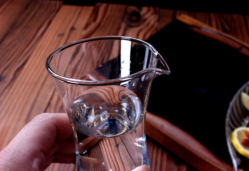 為什么醬香酒低度白酒比較少？什么樣的白酒可以降度？