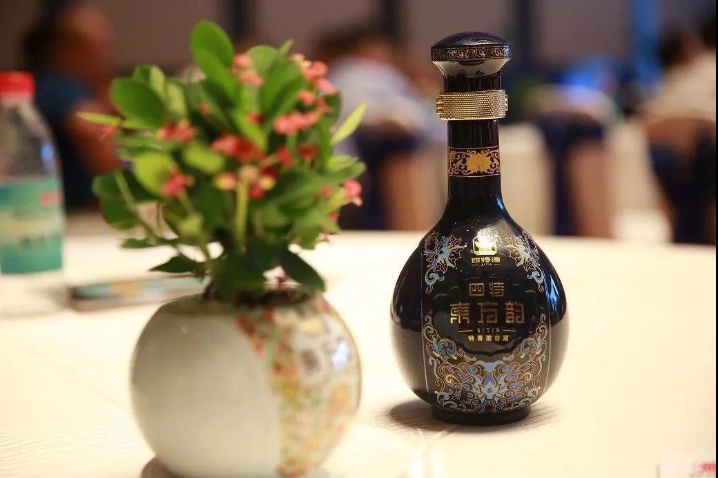 四特酒弘韻、雅韻兩款產(chǎn)品漲價，釋放出怎樣的市場信號？