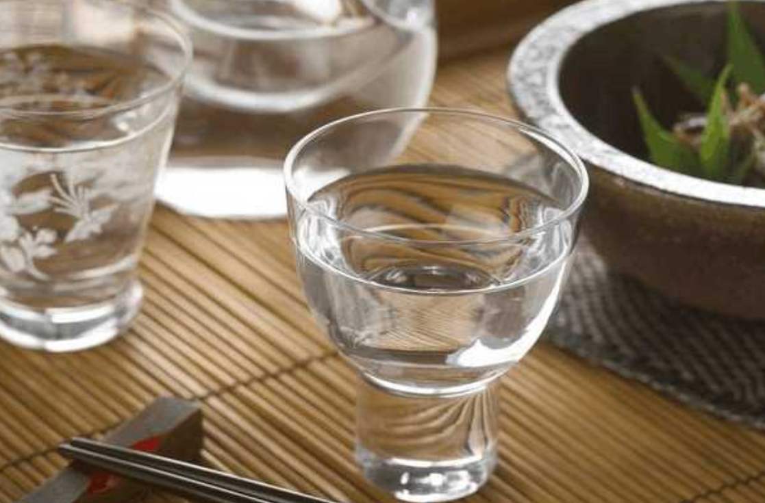李秋喜代表：緊扣酒業(yè)食品安全 完善白酒生產標準 治理無證經營