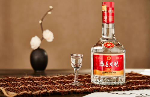 五糧液和瀘州老窖有什么區(qū)別？如何鑒別瀘州老窖真假？