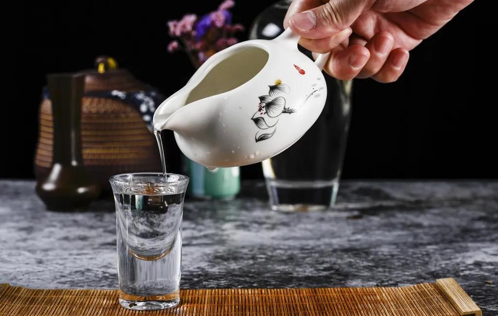 簡裝酒三大陣營會戰(zhàn)餐飲渠道，兩個要點成動銷破局勝負手