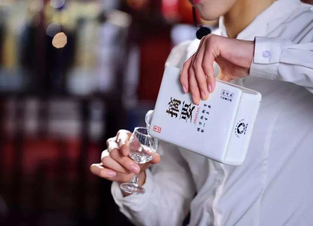 摘要酒提價70元/瓶，“貴州第二瓶高端醬酒”稀缺價值再強化