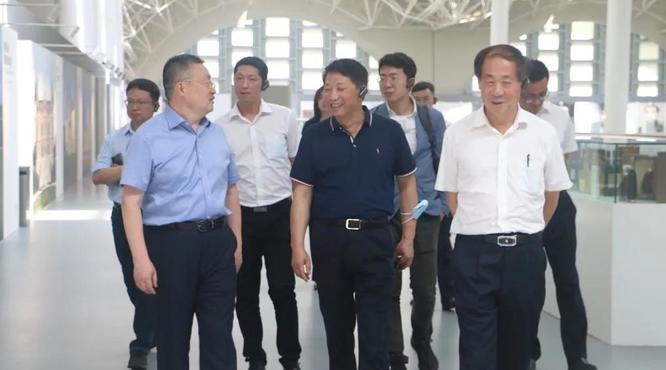 勁牌董事長吳少勛走進張裕，點贊張裕品位高、品質(zhì)好