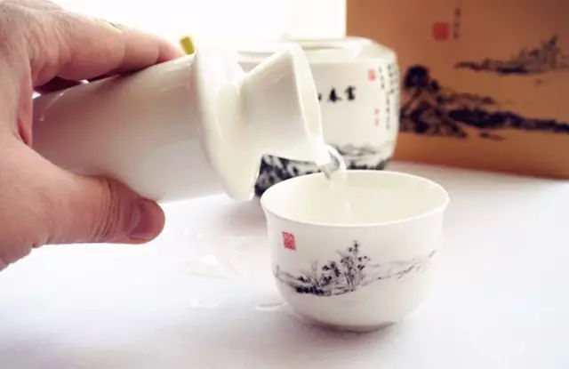 白酒為什么要降度？降度的方式是什么？