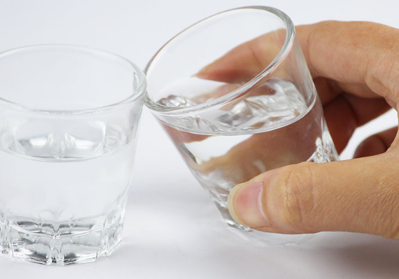 喝白酒的功能，飲用白酒注意事項(xiàng)