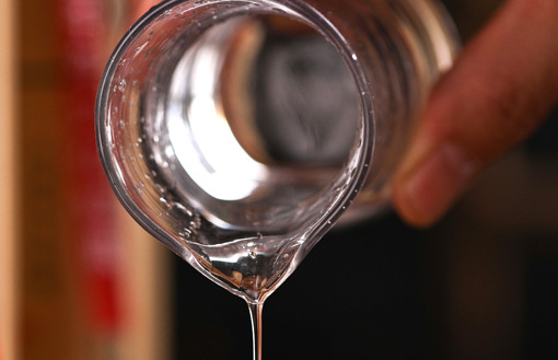 純糧白酒與勾兌酒怎么鑒別？