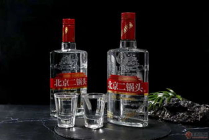 出口小方瓶46度永豐二鍋頭價格(永豐二鍋頭46度金色瓶多少錢)