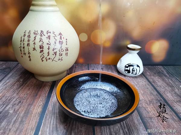 廁所難聞倒點白酒(白酒洗廁所)