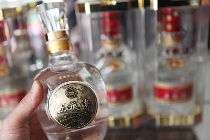 白酒的產(chǎn)品的線上和線下渠道設(shè)計(白酒線上線下渠道建設(shè))